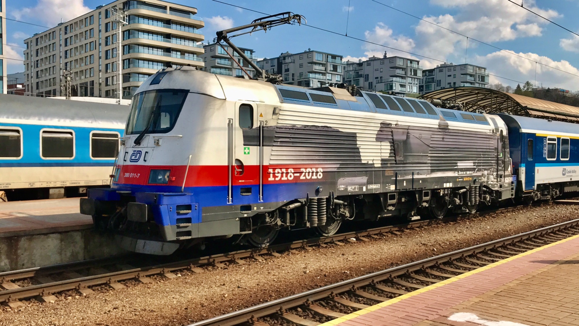 Lokomotiva 380